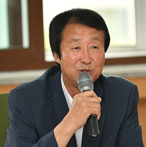 이우청 김천시의회 의장. 김천시의회 제공