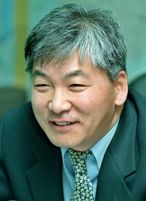 김성규 전 매일신문 논설주간은 1981년 매일신문에 입사해 사회부장 정치부장 편집부국장 논설실장을 거쳤다. 그는 지난 2010년 6월 57세의 나이로 별세했다.