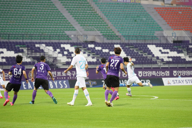 대구FC 김대원(맨 오른쪽)이 1일 안양종합운동장에서 열린 FC안양과의 
