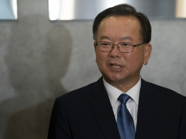 김부겸 전 더불어민주당 의원이 지난 16일 오후 서울 여의도 한 커피숍에서 기자간담회를 하고 있다. 연합뉴스