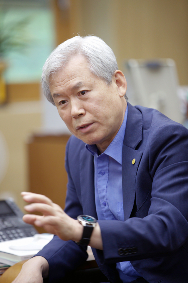 20일부로 4년간의 총장 직을 마치는 김상동 경북대 총장