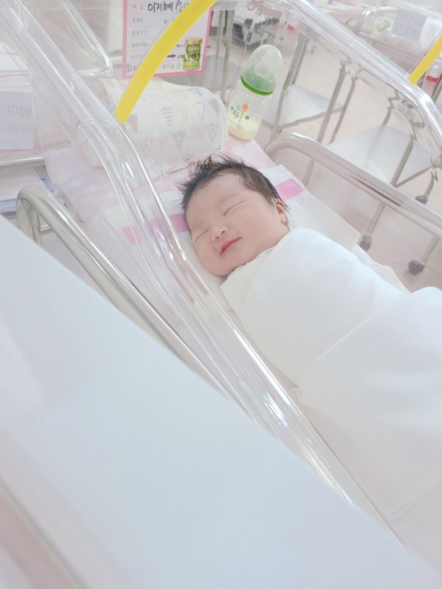이지혜(34)‧최연수(34) 부부 첫째 딸 축복이(3.4㎏) 6월 19일 출생