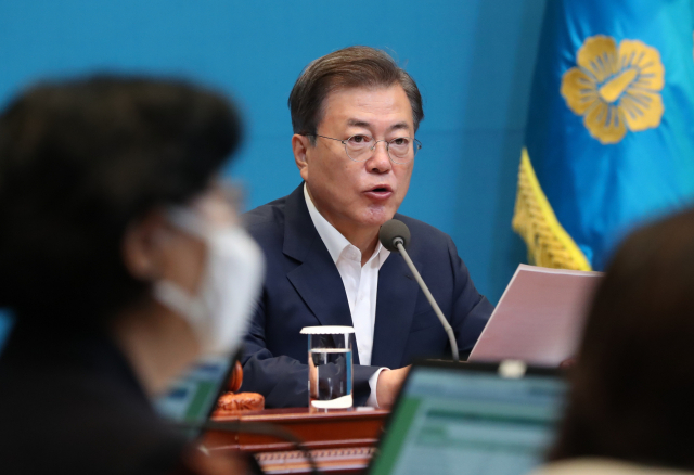 문재인 대통령이 7일 오전 청와대에서 열린 국무회의에서 발언하고 있다. 연합뉴스
