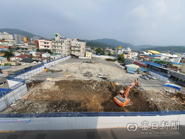성주군 1단계 도시재생 뉴딜사업이 본격 진행되고 있다. 건물이 철거된 성주버스터미널 부지 전경. 이영욱 기자