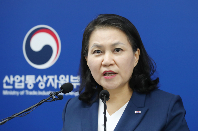 유명희 산업통상자원부 통상교섭본부장이 24일 오전 세종시 정부세종청사에서 열린 세계무역기구(WTO) 차기 사무총장 입후보 기자회견에서 포부를 밝히고 있다. 연합뉴스