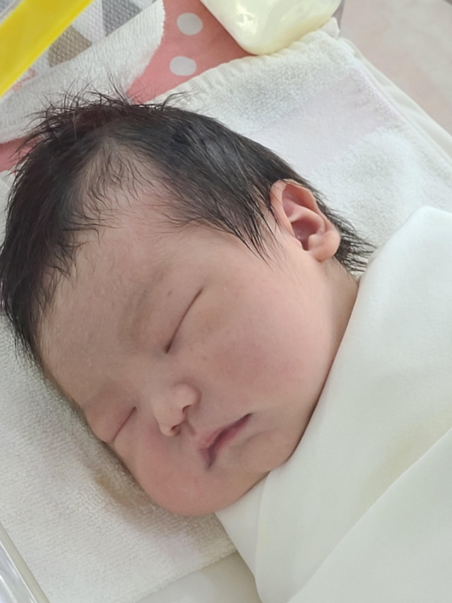 서혜나(30)‧손동진(30) 부부 첫째 아들 무럭이(3.9kg) 6월 25일 출생