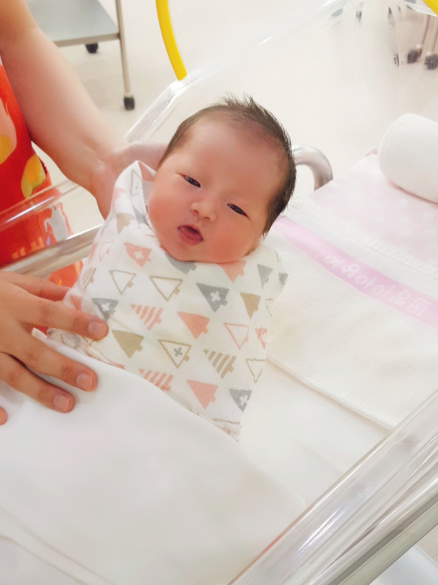 박지희(33)‧박영준(34) 부부 둘째 딸 또름(2.8kg) 6월 27일 출생
