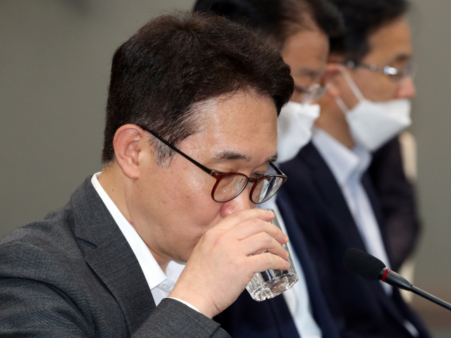 15일 오후 서울시청에서 열린 