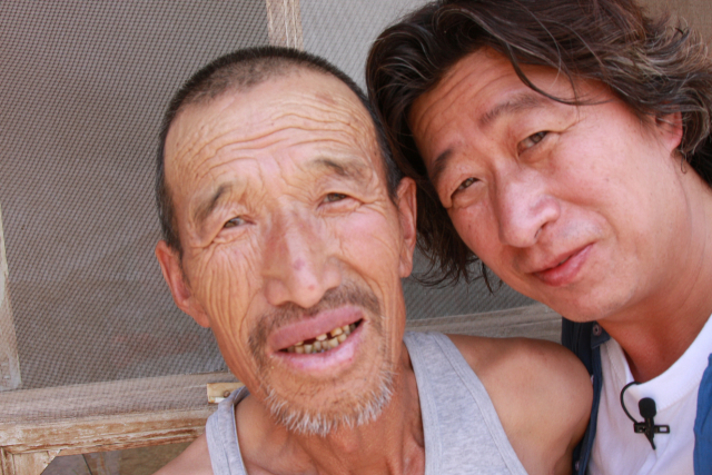 저자(오른쪽)와 서하족