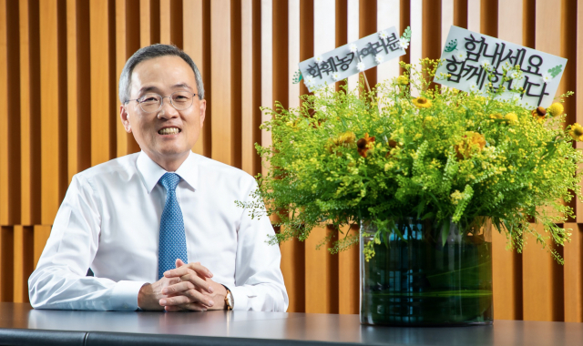 이한용 풍국주정공업회장이 지난 14일 대구지역 75곳의 119안전센터와 소방서에 화분을 보내며 