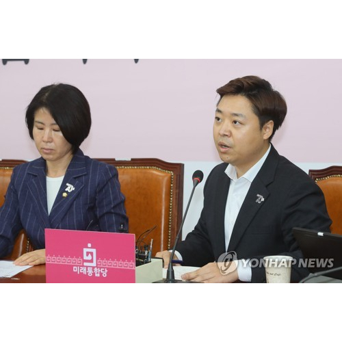 정원석 통합당 비대위원(오른쪽). 연합뉴스