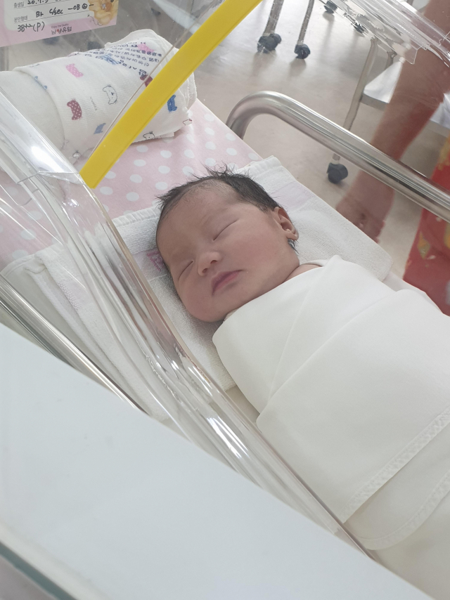 박미선(35)·송경민(39) 부부 첫째 딸 딱이(3.5㎏) 7월 3일 출생