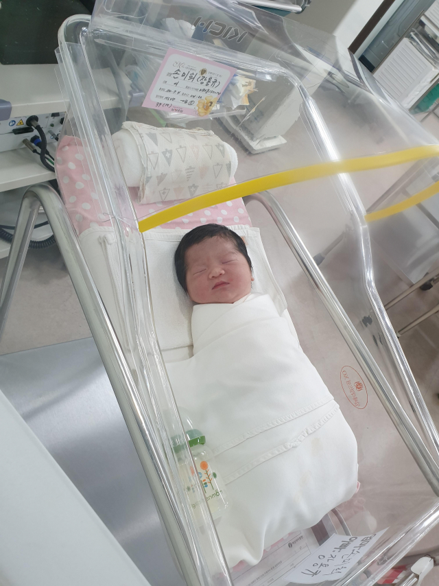 손미희(37)·장용규(44) 부부 둘째 딸 축복이(3.1㎏) 7월 4일 출생