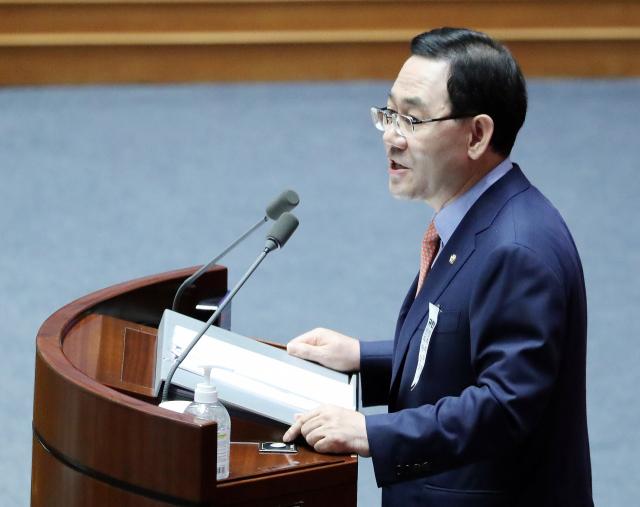 미래통합당 주호영 원내대표가 21일 오전 국회 본회의장에서 교섭단체 대표 연설을 하고 있다. 연합뉴스