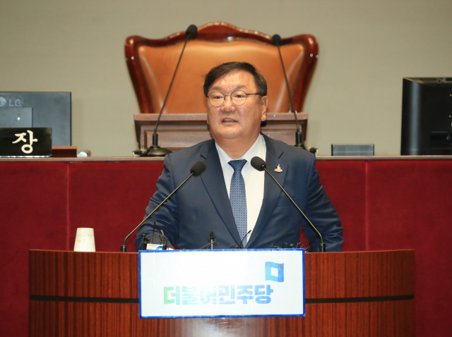 더불어민주당 김태년 원내대표가 23일 국회에서 열린 의원총회에서 발언하고 있다. 연합뉴스