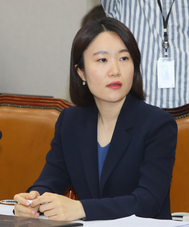 더불어민주당 이소영 의원이 9일 국회에서 열린 국회 상임위 위원정수에 관한 규칙 개정 특위 전체회의에서 발언하고 있다. 연합뉴스