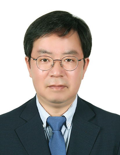 문재인 대통령은 30일 개인정보위원회 부위원장(차관급)에 최영진 4차산업혁명위원회 지원단장을 내정했다. 연합뉴스