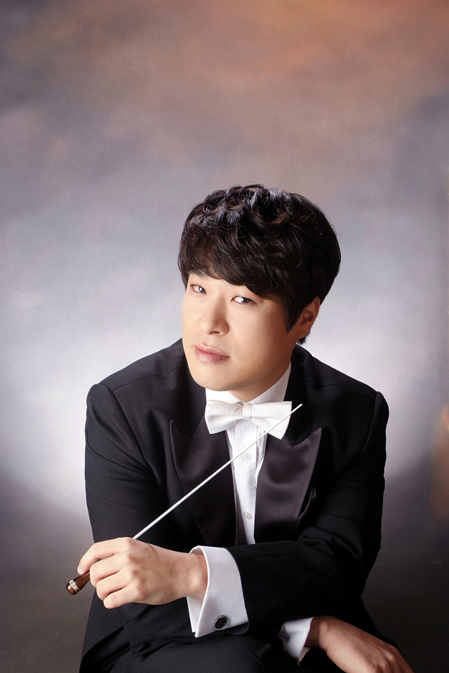 신명기 지휘자