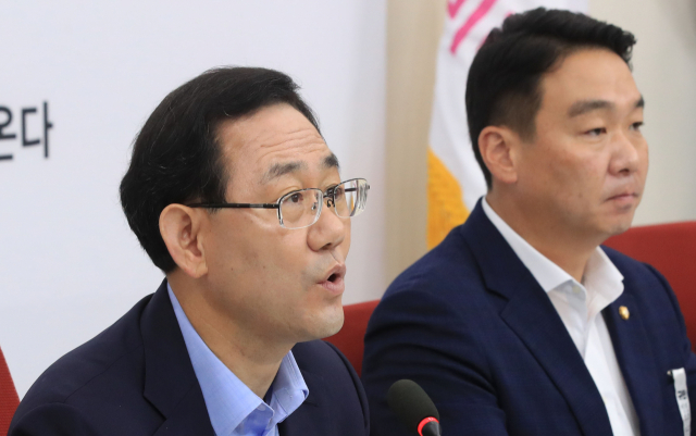 미래통합당 주호영 원내대표가 6일 오전 서울 여의도 국회에서 열린 기자간담회에서 발언하고 있다. 연합뉴스