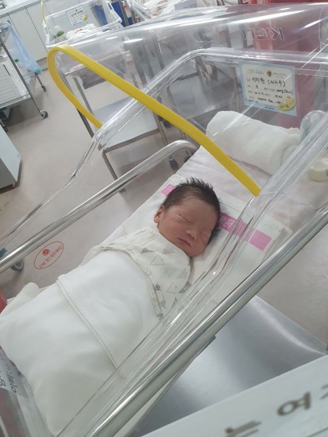 이지원(40)·나기수(51) 부부 둘째 아들 축복이(3.4㎏) 7월 31일 출생