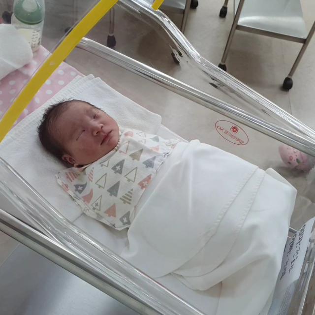 전효진(33)·전성용(39) 부부 둘째 딸 빤짝이(2.9㎏) 8월 1일 출생