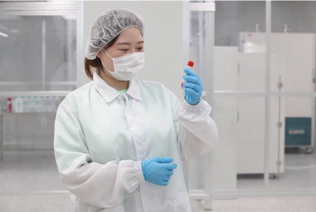 8기 스타기업 히어로 사업으로 코로나19 검체키트 수출기업에 근무하게 된 정유니 계명대 학생. 대구시 제공