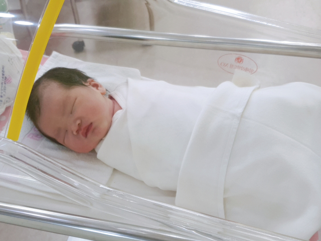 문효진(33)·이수민(32) 부부 첫째 딸 쩨리(3.9㎏) 8월 4일 출생