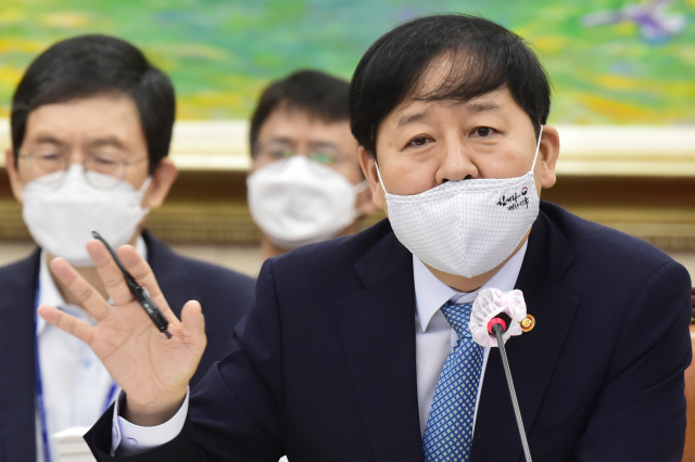 구윤철 국무조정실장이 25일 오전 서울 여의도 국회에서 열린 정무위원회 전체회의에서 의원 질의에 답변하고 있다. 연합뉴스