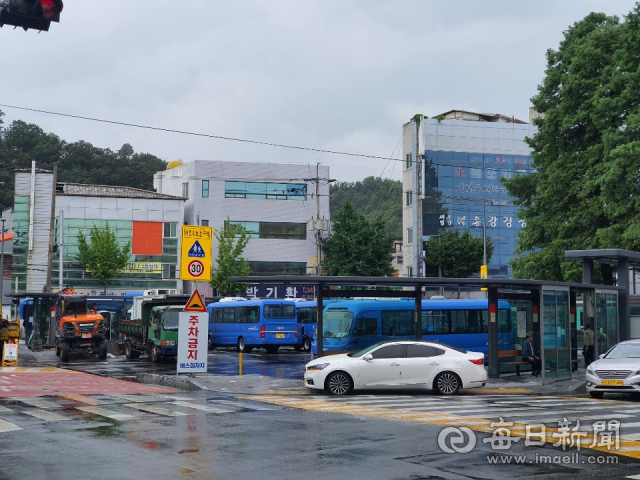 포항 시내버스가 노선 개편 이후 국가유공자에 대한 무료 탑승을 거부해 논란이 일고 있다. 사진은 포항 시내버스 중앙환승센터 전경. 매일신문DB
