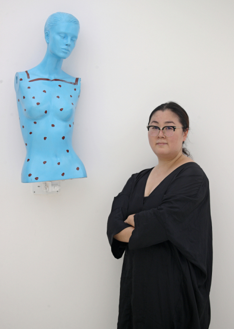 제 1회 박동준상 수상자인 장소영 디자이너가 지난 8월 24일 갤러리 분도에서 열린 기획전