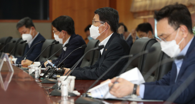 은성수 금융위원장이 27일 오후 서울 여의도 금융투자협회에서 열린 증권업계 간담회에서 발언하고 있다. 연합뉴스