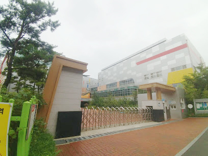 2일 대구 새론초교에서 코로나19 확진 판정을 받은 학생이 나왔다. 구글 지도 캡쳐