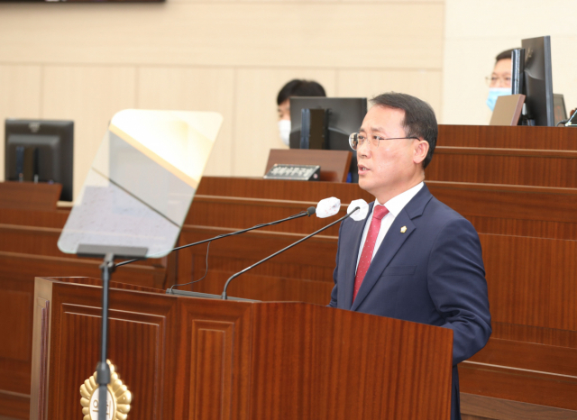 조달흠 안동시의회 의원이 지난 4일 임시회 제2차 본회의에서 5분 자유발언을 하고 있다. 안동시의회 제공