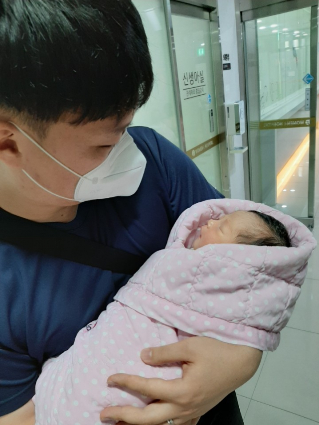 한주연(31)‧이수광(35) 부부 둘째 딸 다은(3.3㎏·태명: 반짝이) 7월 7일 출생