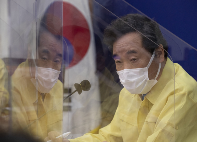 코로나19국난극복위 상임위원장인 더불어민주당 이낙연 대표가 8일 오후 서울 여의도 국회에서 열린 제1차 코로나19국난극복위 전체회의에서 발언하고 있다. 연합뉴스