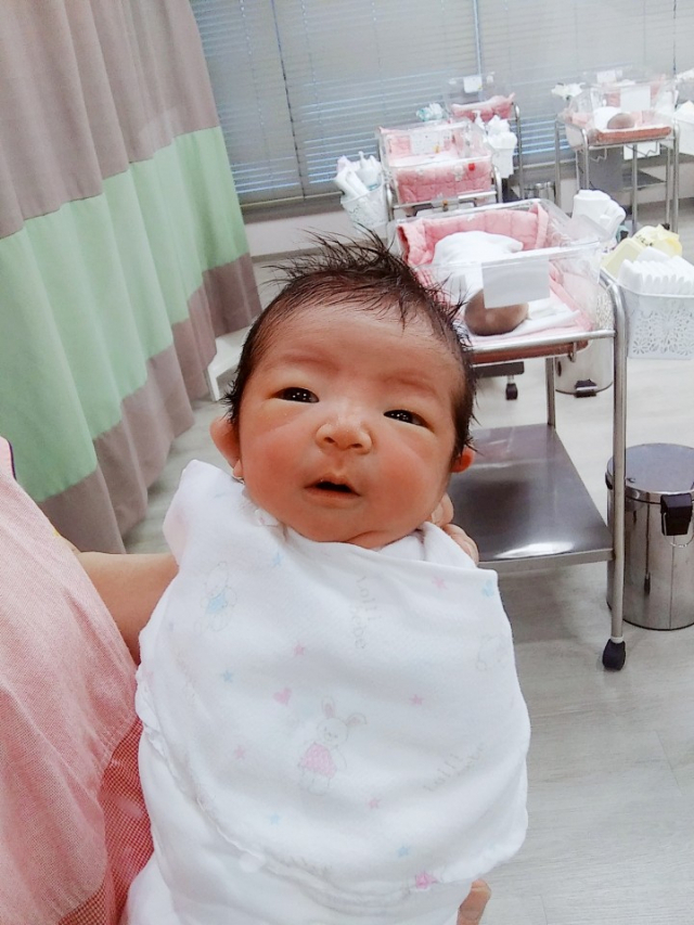 김은지(35)·정종식(51) 부부 첫째 딸 귤이(2.8㎏) 8월 24일 출생