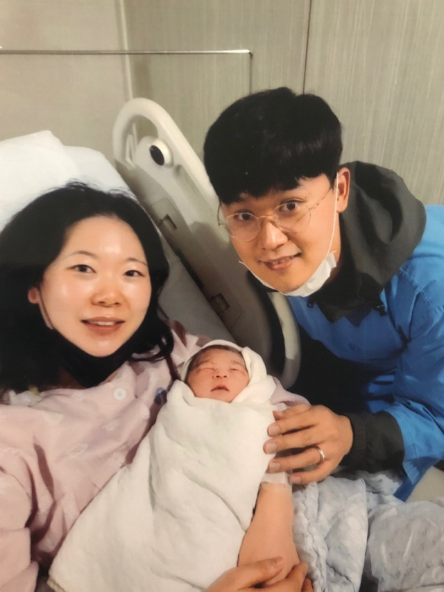 나윤주(31)·이광진(31) 부부 첫째 딸 서현(2.9㎏·태명: 쑥쑥이) 8월 6일 출생