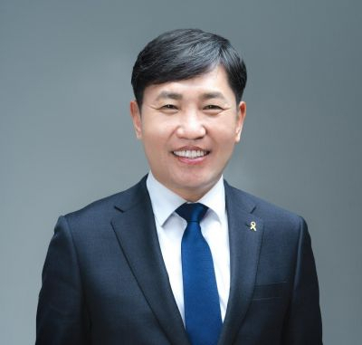 명절 연휴 고속도로 사망사고 절반이 자정부터 새벽 사이에 발생한 것으로 나타났다. 사진은 차량들이 정체돼 있는 고속도로 모습. 연합뉴스.