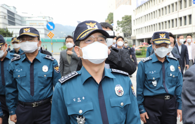김창룡 경찰청장이 29일 오후 광화문 인근에서 개천절 집회 현장점검을 하고 있다. 연합뉴스