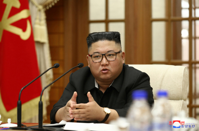 조선노동당 중앙위원회 제7기 제18차 정치국회의가 9월 29일 평양 당중앙위원회 본부청사에서 열렸다며 조선중앙통신이 30일 이 사진을 보도했다. [국내에서만 사용가능. 재배포 금지. For Use Only in the Republic of Korea. No Redistribution] 연합뉴스