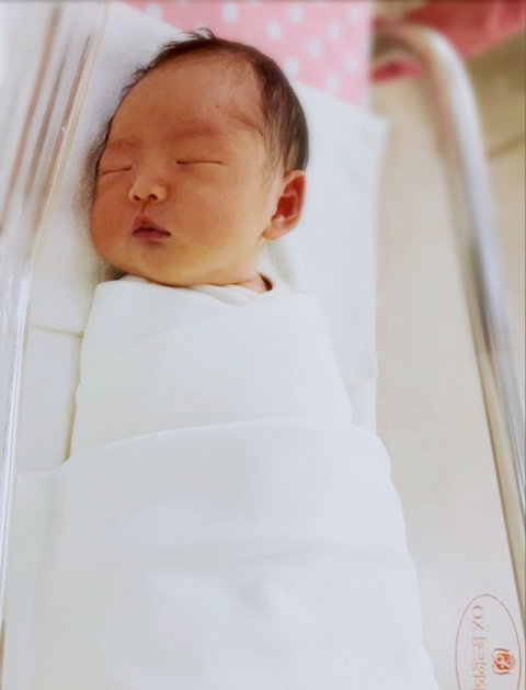 손은영(36)·배민규(40·대구시 달서구 송현동) 부부 첫째 아들 찰떡이(2.8kg) 9월 26일 출생.