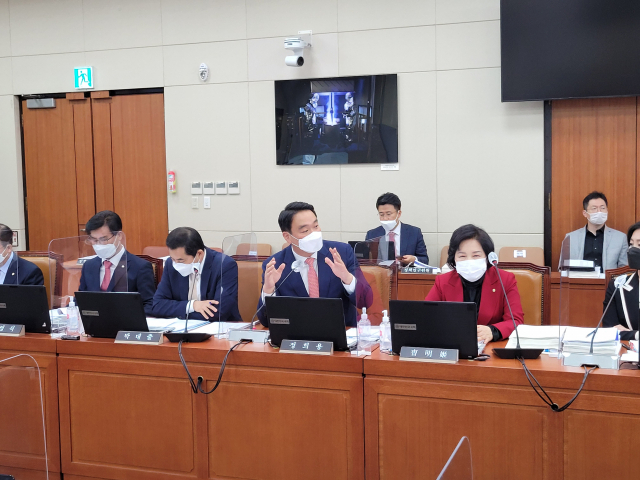 온라인 중고거래 피해 건수와 금액이 매년 증가하고 있는 것으로 나타났다. 정희용 국민의힘 의원(경북 고령성주칠곡)이 7일 국회 과학기술정보방송통신위원회에서 발언하고 있다. 정희용 의원실 제공