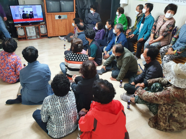 노벨 화학상 후보에 올랐던 대구 달성군 하빈면 출신 현택환 교수가 수상에 실패하자 그의 고향인 상당마을 주민들이 아쉬워 하고 있다. 이채수 기자