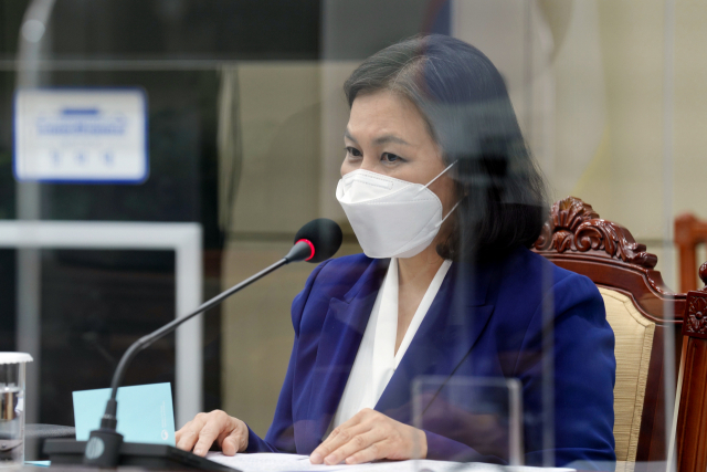 12일 오전 청와대 여민관 소회의실에서 열린 WTO 사무총장 선거 지원 회의에서 유명희 산업통상자원부 통상교섭본부장이 발언하고 있다. 연합뉴스