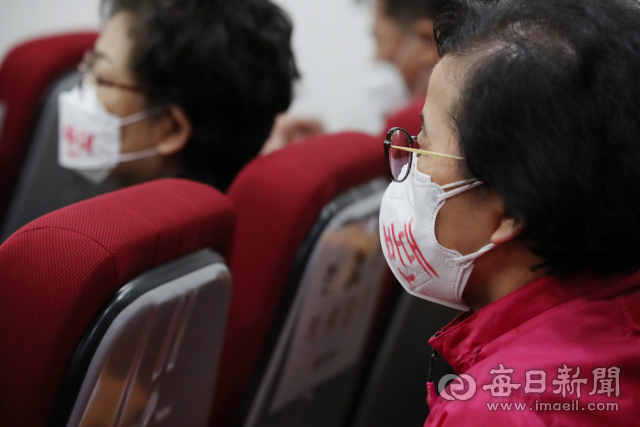 12일 오전 대구시의회 건설교통위원회 회의실에서 상업지역 내 주상복합 건물의 주거용 용적률을 400%로 제한하는 내용의 