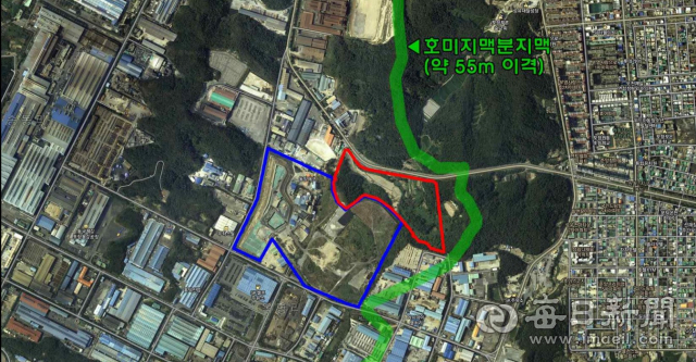 포항시 남구 대송면 산업폐기물매립시설 네이처앤티 위치도. 파란선 내는 기존 부지이고 빨간선 이내가 새롭게 폐기물처리시설로 고시된 지역이다. 오른쪽 오천읍 문덕지구와 가까운 곳은 1km도 되지 않는다. 환경영향평가준비서 캡쳐