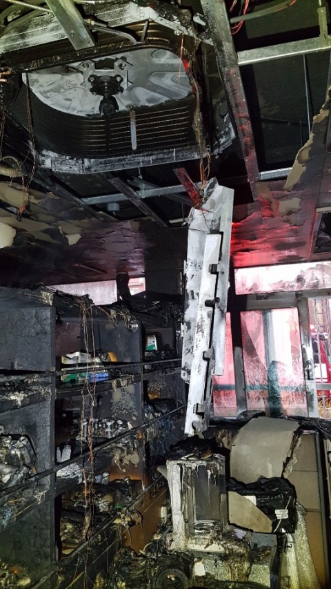 지난해 12월 27일 발생한 경북대 화학관 실험실 폭발 현장. 대구소방본부 제공