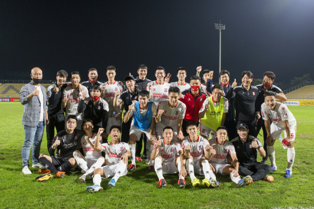 연패 끊은 상주상무가 25일 오후 2시 광주축구전용구장에서 광주FC를 상대로 첫 