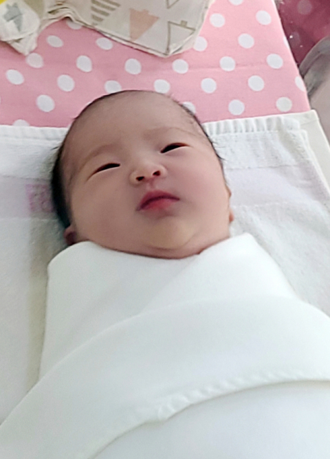 임소연(33)·표병욱(35·대구시 달서구 이곡동) 부부 첫째 딸 보배(2.8kg) 10월 18일 출생.