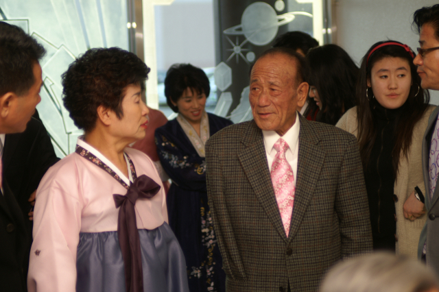 2008년 3월 1일 이윤호(오른쪽) 씨 칠순잔치 사진. 가족제공.
